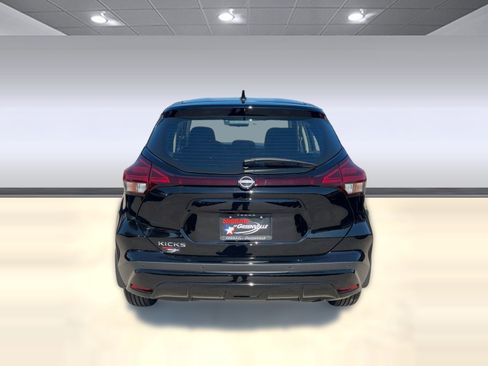 New 2025 Nissan Kicks Play S image 10