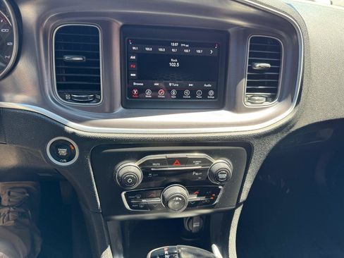 Used 2020 Dodge Charger SXT w/ Leather Interior Group RWD image 26