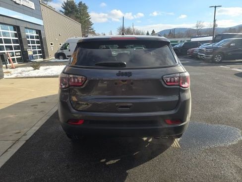 Used 2022 Jeep Compass Altitude w/ Convenience Group image 5