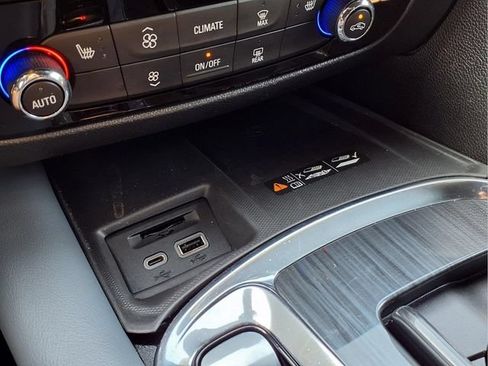 Certified 2024 Buick Enclave Essence w/ Sport Touring Edition FWD image 10