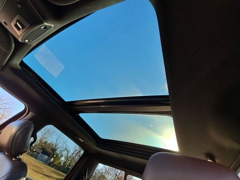 Used 2015 Ford F150 Platinum w/ Equipment Group 701A Luxury image 22