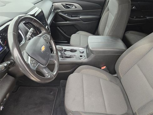 Used 2021 Chevrolet Traverse LT image 15
