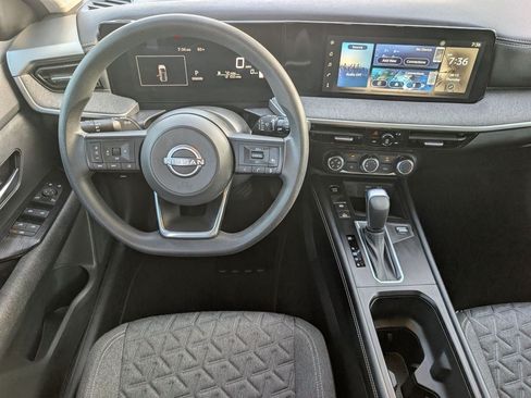 Certified 2025 Nissan Kicks SV w/ Charging Package AWD/4WD image 10