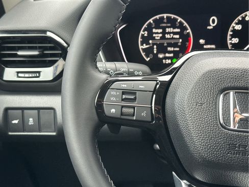 New 2025 Honda Pilot Touring image 27