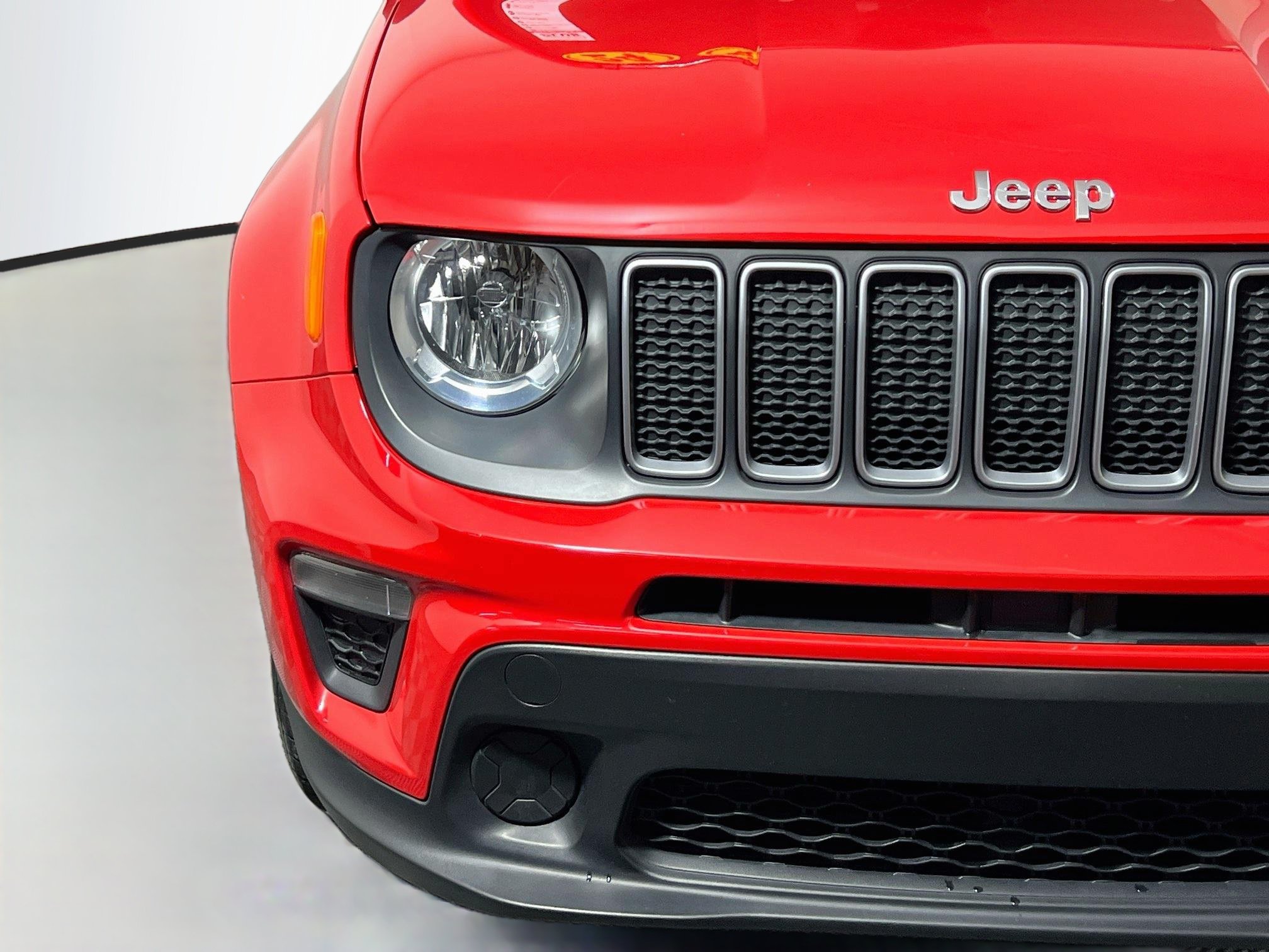 Used 2023 Jeep Renegade Latitude AWD/4WD image 11