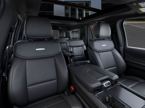 New 2027 Ford Expedition Platinum w/ Stealth Appearance Package AWD/4WD image 10