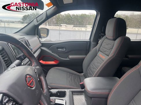 Used 2023 Nissan Frontier PRO-4X w/ Technology Package image 15