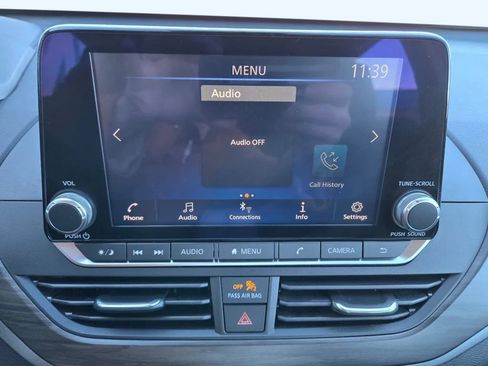 Used 2024 Nissan Altima 2.5 SV image 6