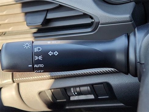 Certified 2025 Subaru Crosstrek 2.0i image 21