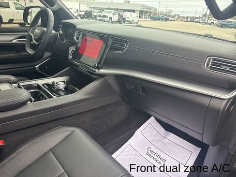 Used 2024 Jeep Wagoneer Series II image 38