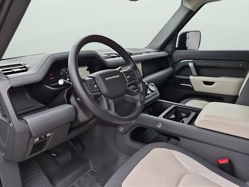Used 2024 Land Rover Defender 110 X-Dynamic SE image 29