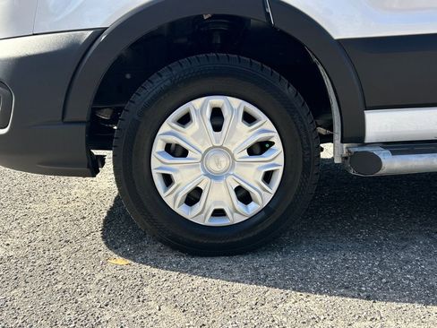 Used 2024 Ford Transit 250 Low Roof w/ Exterior Upgrade Package image 25