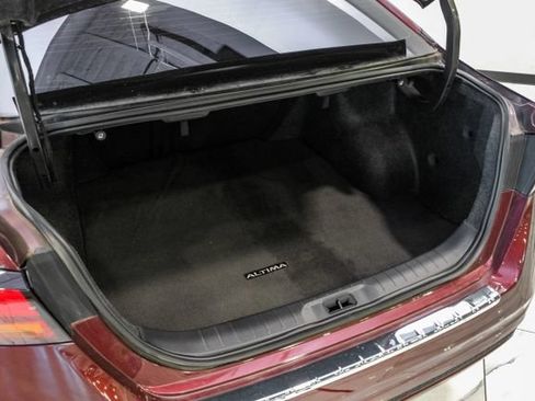 Used 2023 Nissan Altima 2.5 SV FWD image 61