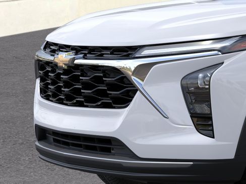 New 2026 Chevrolet Trax LT w/ Driver Confidence Package FWD image 13