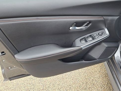 Used 2025 Nissan Sentra SR image 17