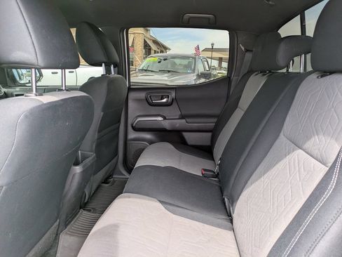 Used 2023 Toyota Tacoma TRD Off-Road w/ Technology Package AWD/4WD image 15
