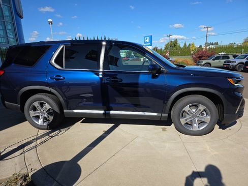 New 2025 Honda Pilot EX-L image 9