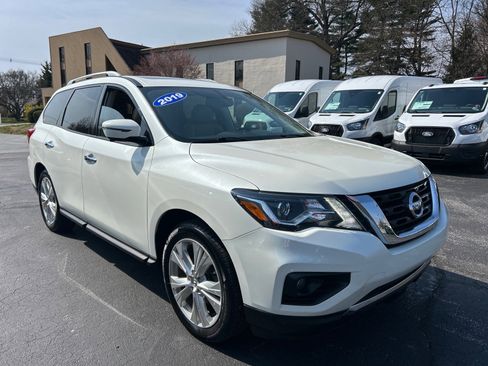 Used 2019 Nissan Pathfinder SL w/ SL Premium Package image 3