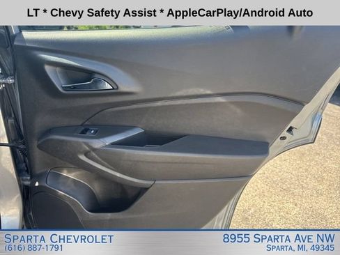 Used 2024 Chevrolet Trax LT FWD image 30