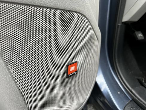 Used 2016 Toyota Highlander Limited Platinum image 12