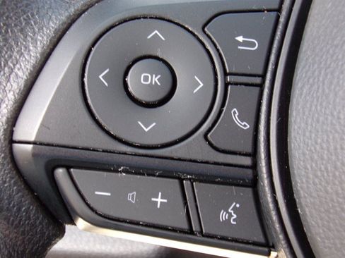 Used 2025 Toyota RAV4 XLE w/ Convenience Package FWD image 39