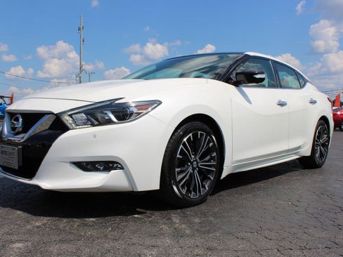 Used 2016 Nissan Maxima Platinum w/ Interior Lighting Package FWD image 12