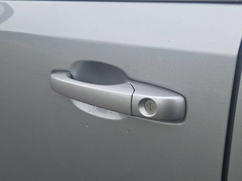 Used 2015 Chrysler Town & Country S FWD image 22