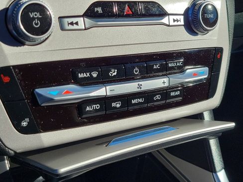 Used 2023 Ford Explorer XLT w/ Equipment Group 202A image 30