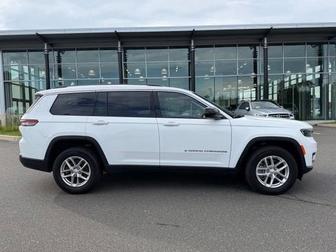 Used 2023 Jeep Grand Cherokee L Laredo AWD/4WD image 8
