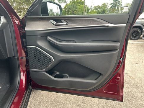 New 2026 Jeep Grand Cherokee Limited image 27