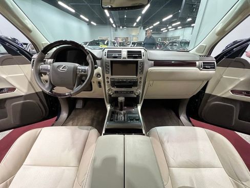 Used 2018 Lexus GX 460 Premium w/ Premium Package image 41