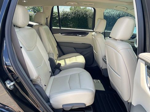 Used 2020 Cadillac XT6 Premium Luxury image 34