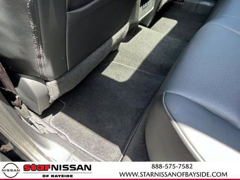 Certified 2022 Nissan Rogue SV w/ SV Premium Package AWD/4WD image 13