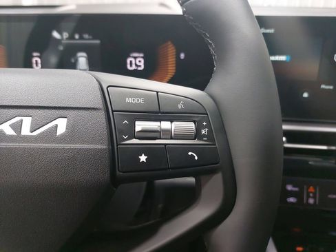 New 2026 Kia Sportage EX image 18