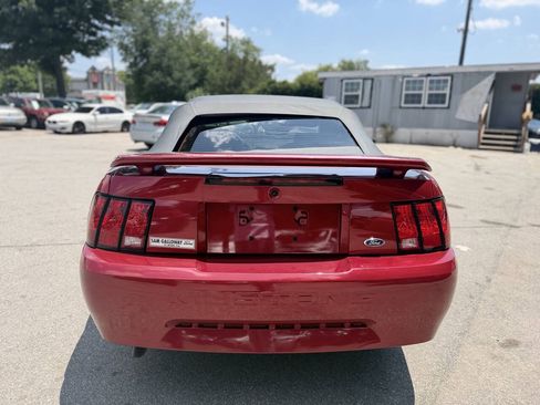 Used 2004 Ford Mustang Convertible RWD image 6