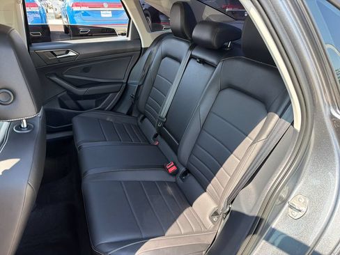 Used 2023 Volkswagen Jetta SE FWD image 21