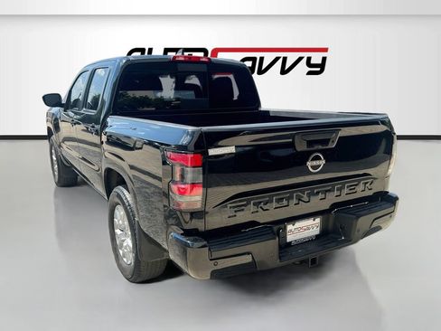 Used 2023 Nissan Frontier SV w/ SV Convenience Package AWD/4WD image 5
