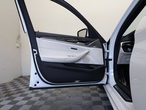Used 2023 BMW 540i w/ M Sport Package RWD image 14