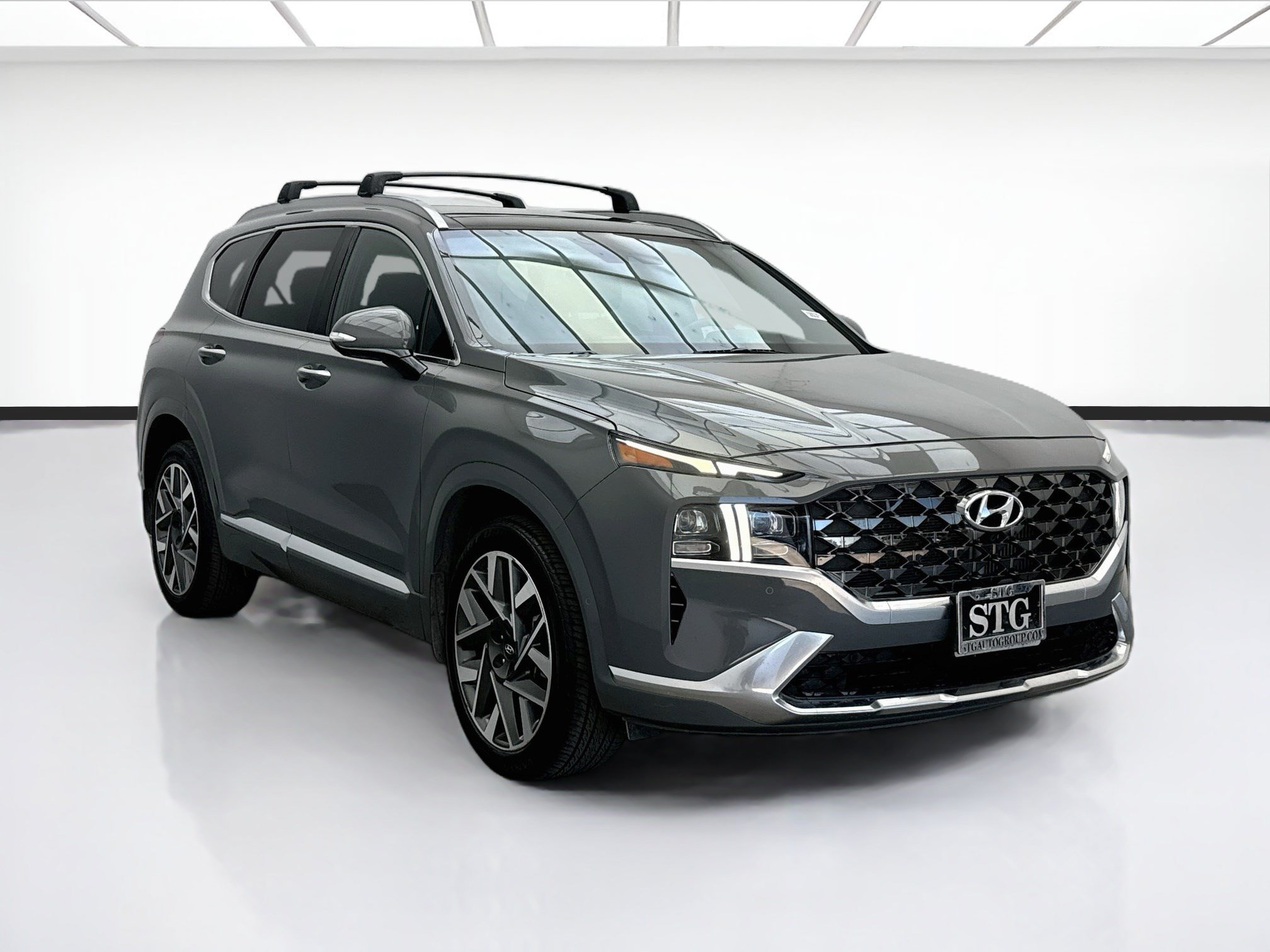 Used 2023 Hyundai Santa Fe Calligraphy FWD image 3