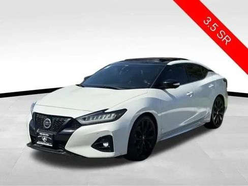 Used 2021 Nissan Maxima SR w/ Sport Mat Group FWD image 3