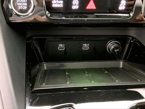 Certified 2025 Audi Q5 2.0T Premium Plus w/ Premium Plus image 33