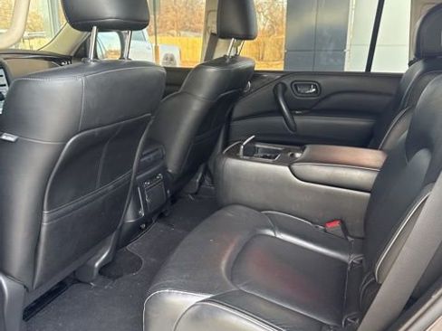 Used 2022 INFINITI QX80 Luxe w/ Cargo Package image 6