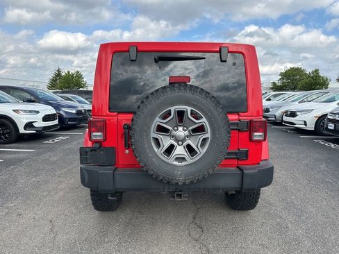 Used 2015 Jeep Wrangler Unlimited Rubicon w/ Connectivity Group AWD/4WD image 10