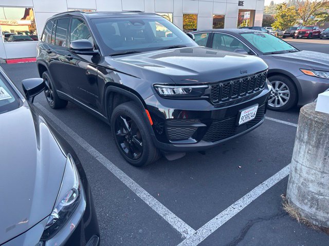 Used 2022 Jeep Grand Cherokee Altitude AWD/4WD image 1