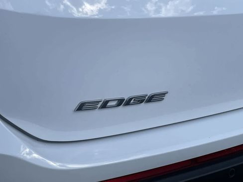 Used 2018 Ford Edge SEL w/ Equipment Group 201A image 34