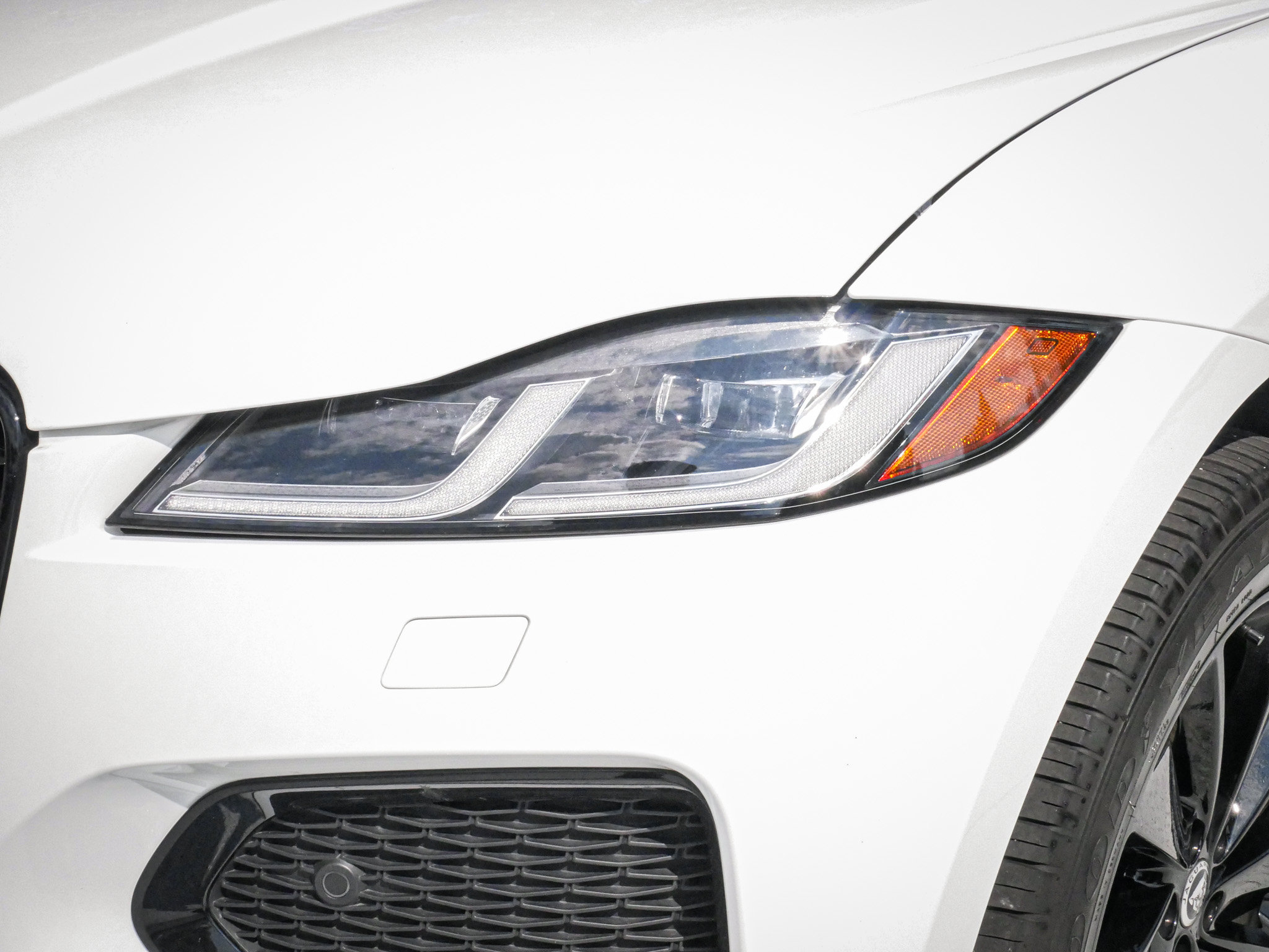 Used 2024 Jaguar F-PACE R-Dynamic S AWD/4WD image 6