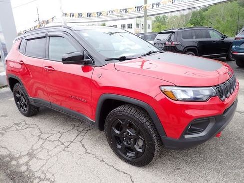 Used 2023 Jeep Compass Trailhawk w/ Trailhawk Convenience Group AWD/4WD image 8