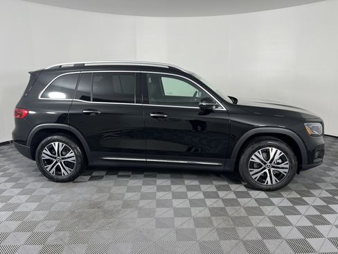 New 2025 Mercedes-Benz GLB 250 4MATIC image 14