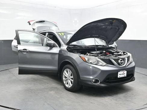 Used 2017 Nissan Rogue Sport SV w/ SV All-Weather Package AWD/4WD image 49
