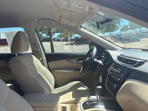 Used 2016 Nissan Rogue S AWD/4WD image 24